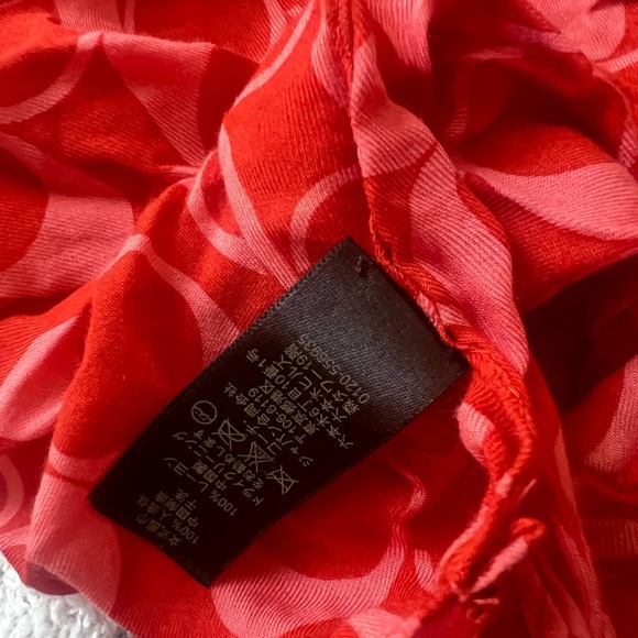 Coach Infinity Signature Scarf - Picture 3 of 3